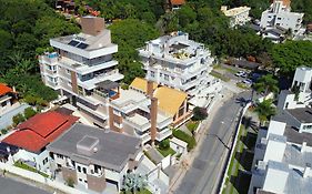 1082 - Flat com Vista para o Mar e Hidromassagem para Locação de Temporada em Bombinhas